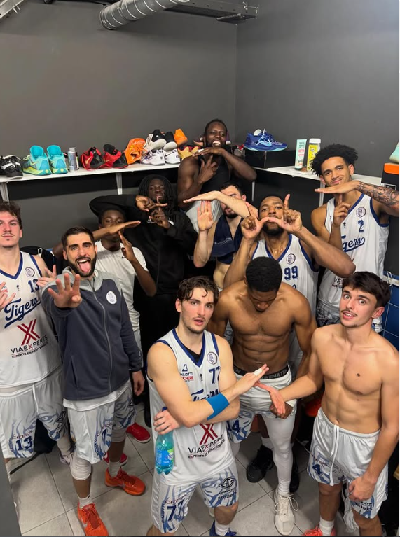 Photo de victoire pour les Tigers (crédit : Instagram - PSB13)